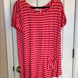 LoGo tunic with  pink and an orangey pink stripe.